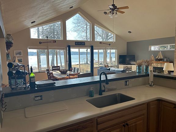 5th image of 289 Beaver Shores Dr