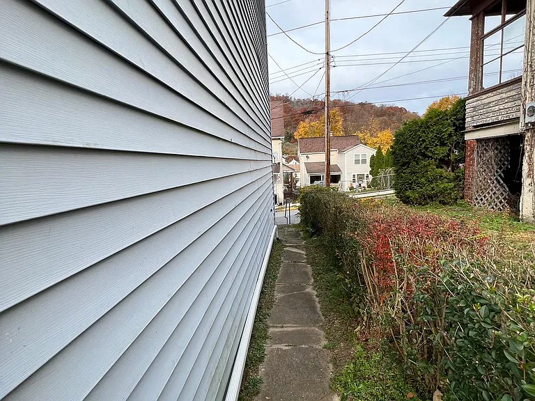 906 Lemon St — Photo 13