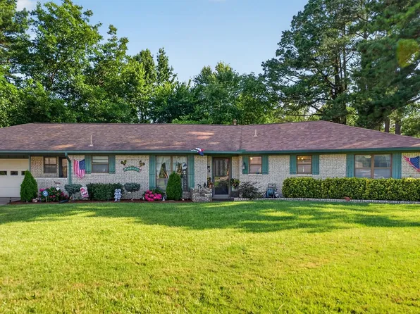 910 Cardinal Ln, Okmulgee, OK 74447
