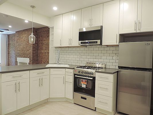 4th image of 180 Prince St APT 5