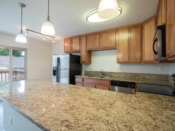 300 Glenwood Cir APT 258, Monterey, CA 93940