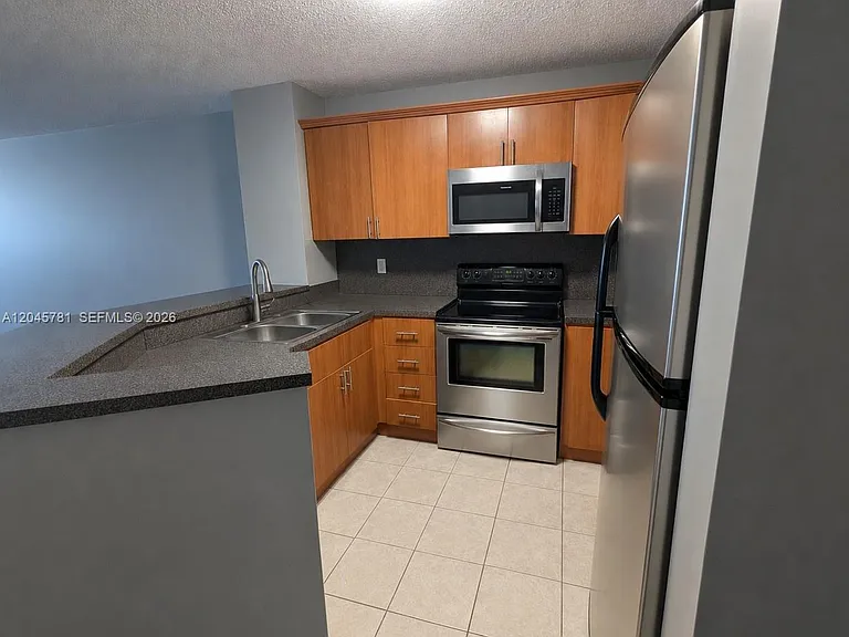 8750 N Sherman Cir #403 — Photo 2