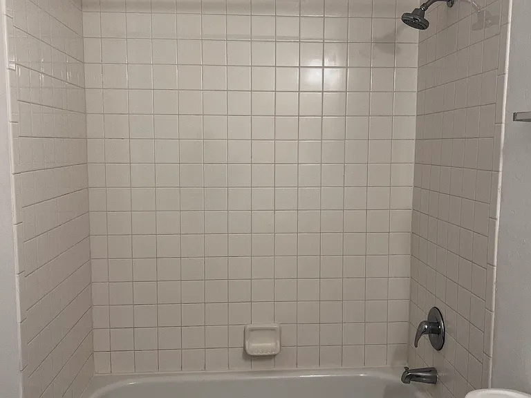 2415 N Columbus Blvd #3 — Photo 10