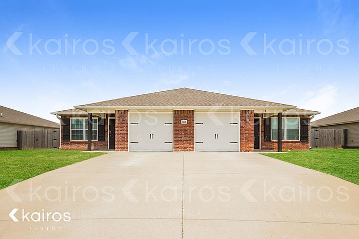 1st image of 3909 E Thomas St #A