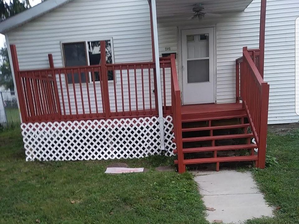 Front porch with deck