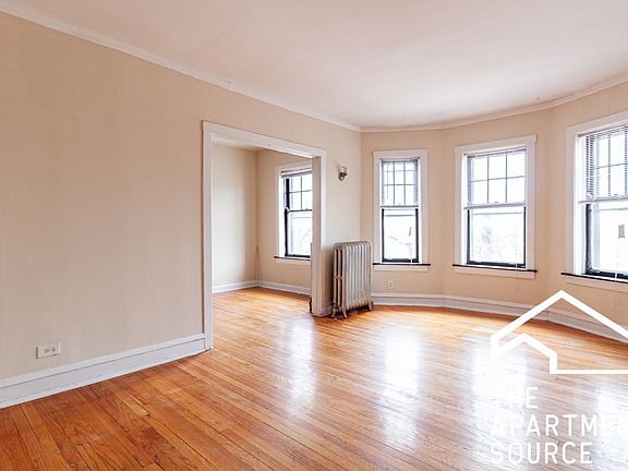 5th image of 2100 W Ainslie St #E1