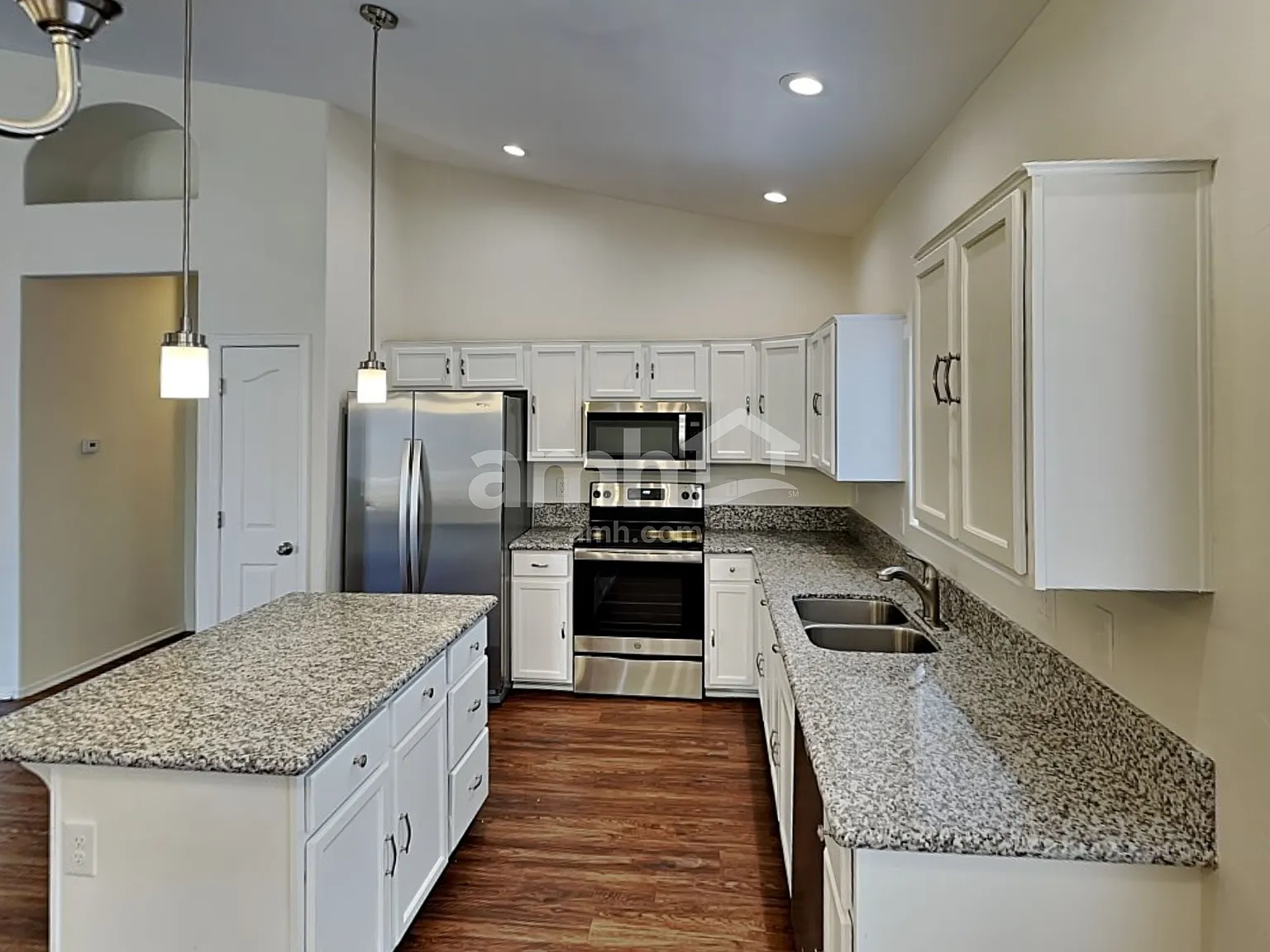 4 bed, 2.0 bath, 1521 sqft, $1,855 — Photo 3