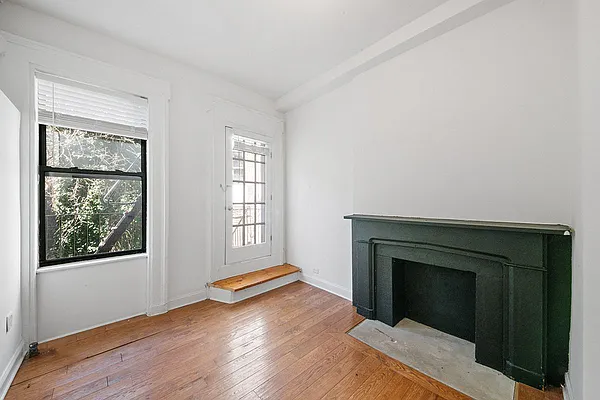 Rented by M.Woods & Associates | media 29