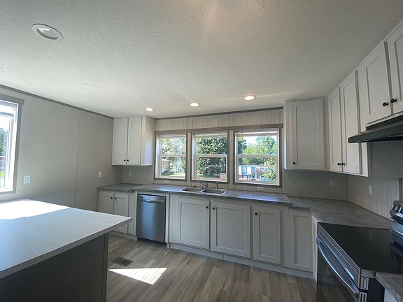 3rd image of 46445 Chapman Dr #106