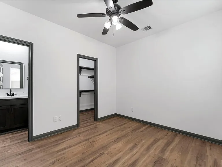 7987 Chateau St #D — Photo 17