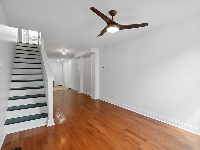 1563 E Hewson St — Photo 10