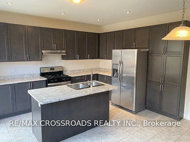4 bed, $2,950 — Photo 3