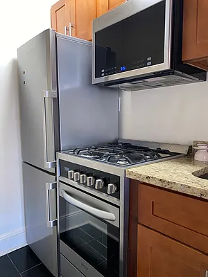 Rented by City Connections Realty | media 18