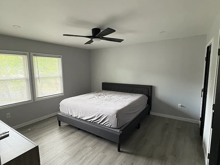 1200 Marshall Ln — Photo 11