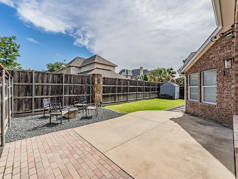 4548 Shamrock Dr — Photo 20