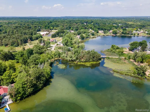 0 Lakeside Dr, Lake Orion, MI 48362