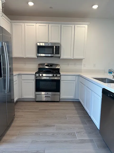 3 bed, 3.0 bath, 1760 sqft, $2,600 — Photo 4