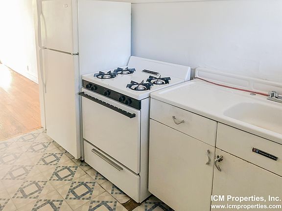 3rd image of 4910 N Seeley Ave Unit 2