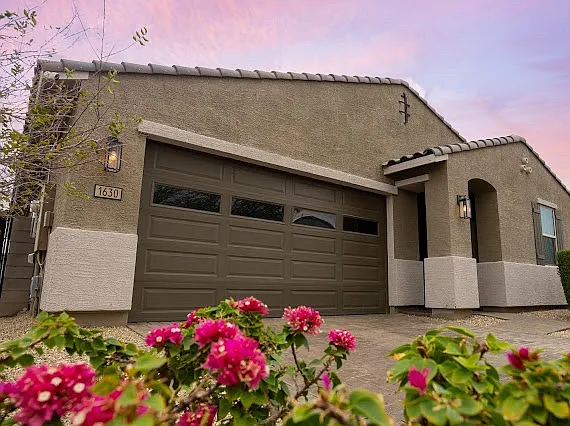 3 bed, 1844 sqft, $2,950 — Photo 2