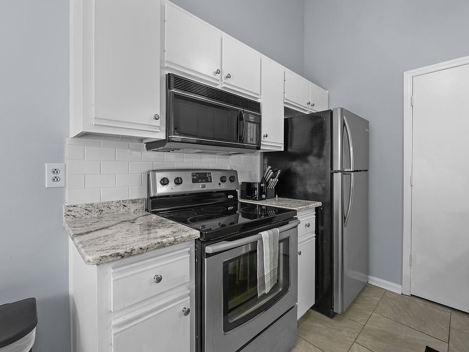 1st image of 1517 Fairfax Ln