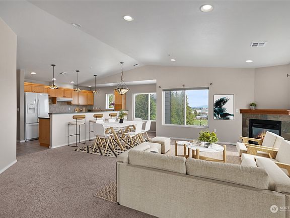 5th image of 1318 37th Street #3528