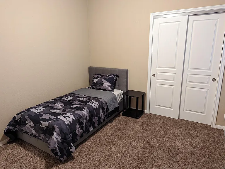 5715 Drury Ln — Photo 13