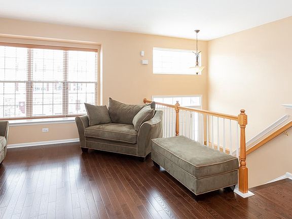 4th image of 15 Shoreham Dr