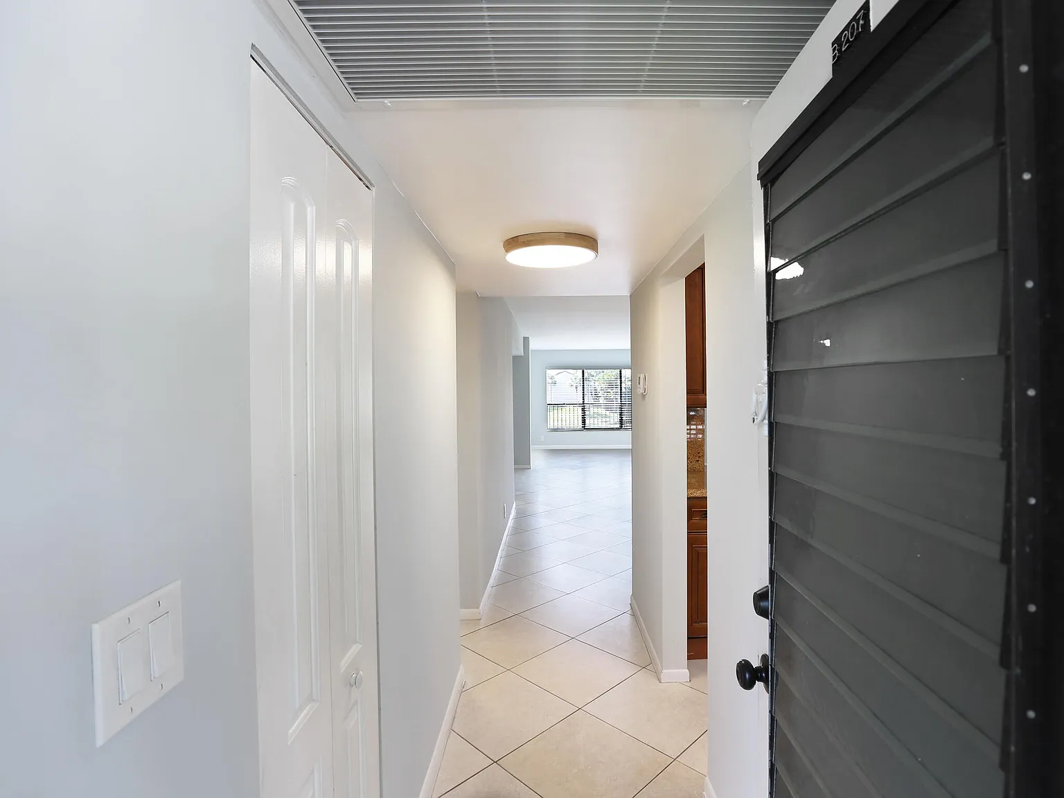 2 bed, 2.0 bath, 1140 sqft, $2,200 — Photo 4