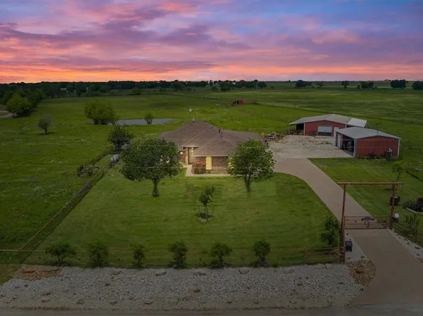 325 Lakeland Hills Rd, Mart, TX 76664