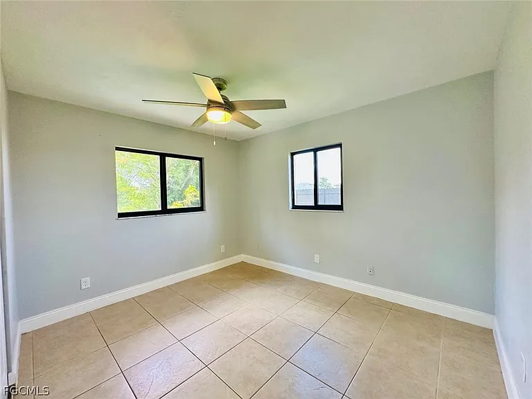 709 SE 8th Ter #1 — Photo 8