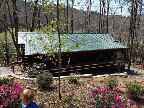 2nd image of 196 Van Winkle Ln