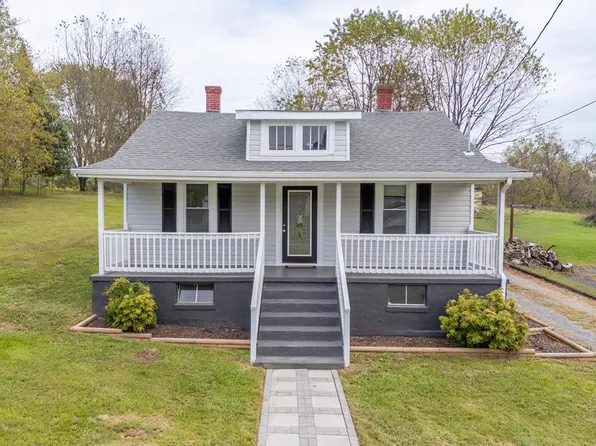 1924 Snider Ln, Pulaski, VA 24301