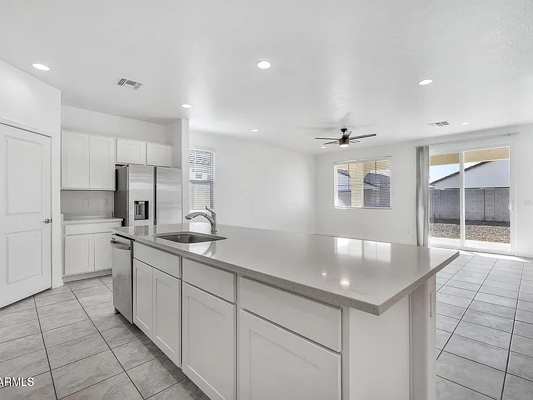 1135 E Westwood Dr — Photo 6