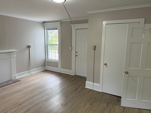 4th image of 3 Berwick Rd #3