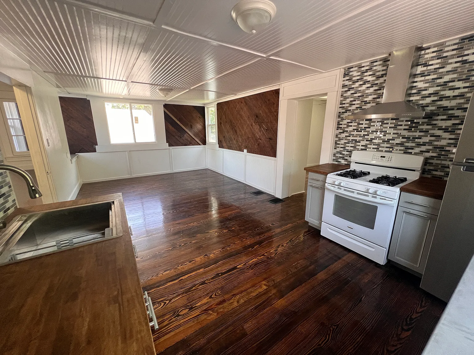 2 bed, 801 sqft, $1,100 — Photo 3