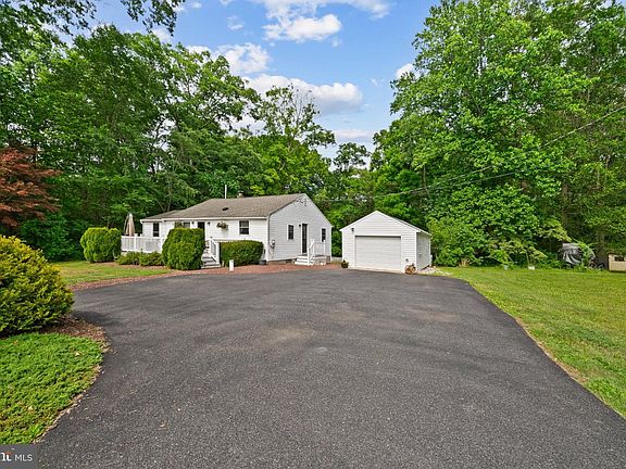 2nd image of 753 Gilbert Rd
