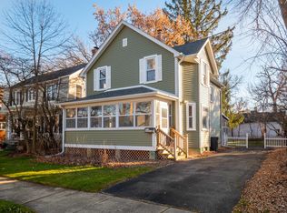 693 Woodlawn Ave, Lake Forest, IL 60045