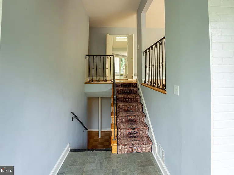 6438 Woodville Dr — Photo 31