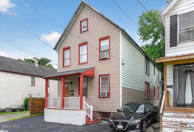 3rd image of 552 Mumford Street