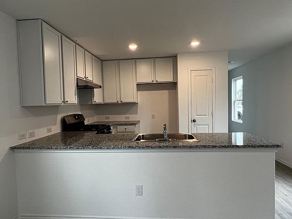2nd image of 11000 Presa Mdw