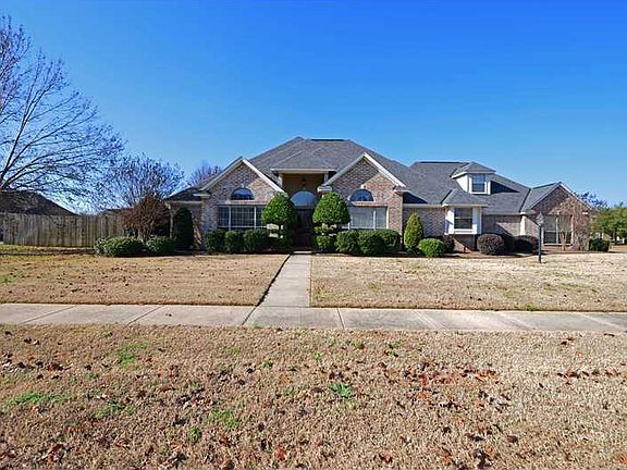2nd image of 1713 Castlewood Dr