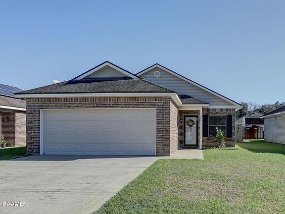 2nd image of 107 Bottle Brush Ln