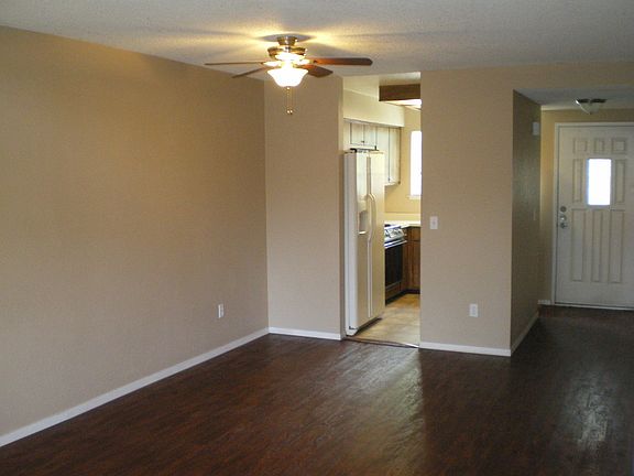 4th image of 4344 Greenholme Dr APT 19