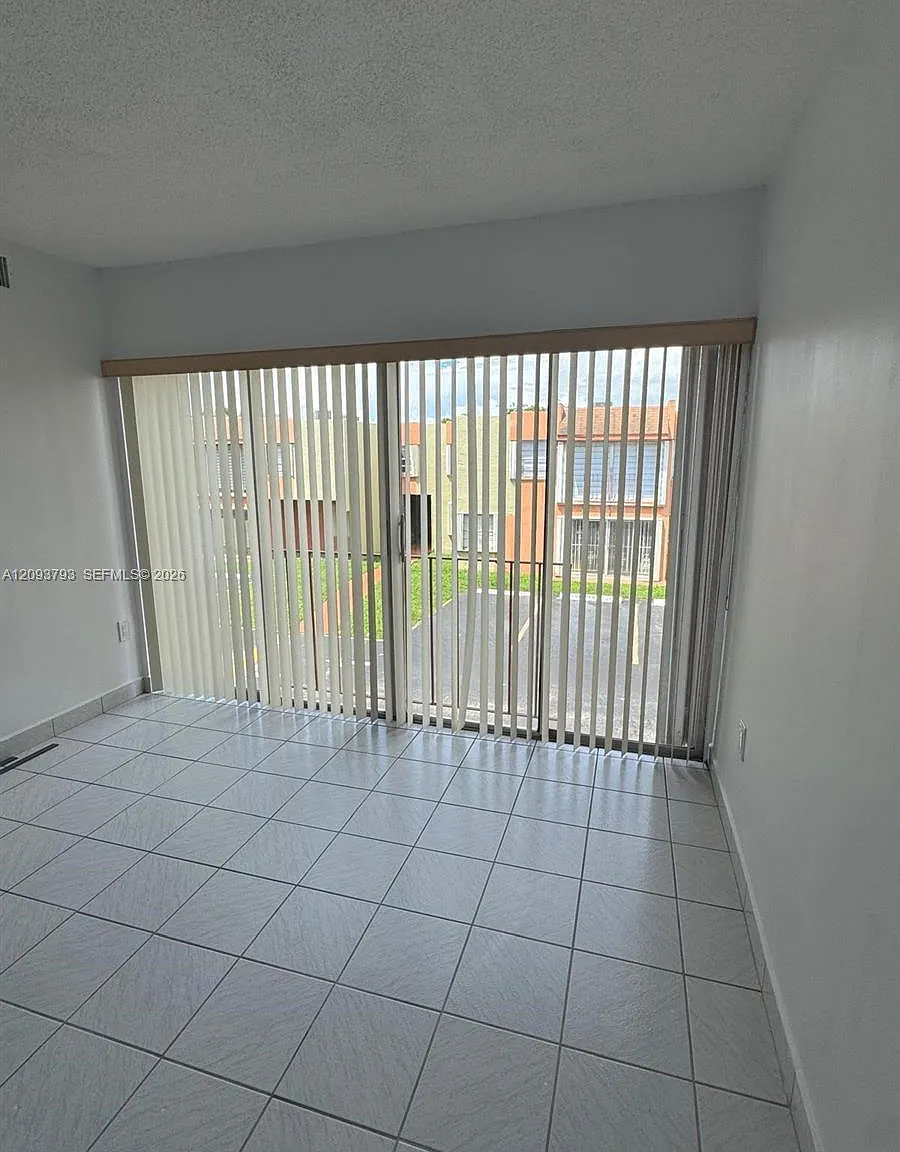 South Winds Condo West — Photo 4