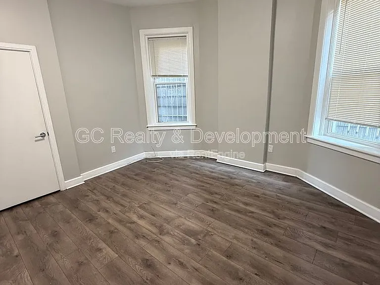 6401 S Eberhart Ave #6403-1 — Photo 3