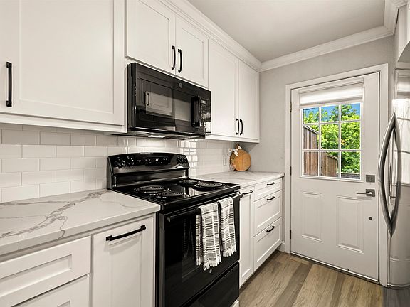 3rd image of 603 Montreal Dr