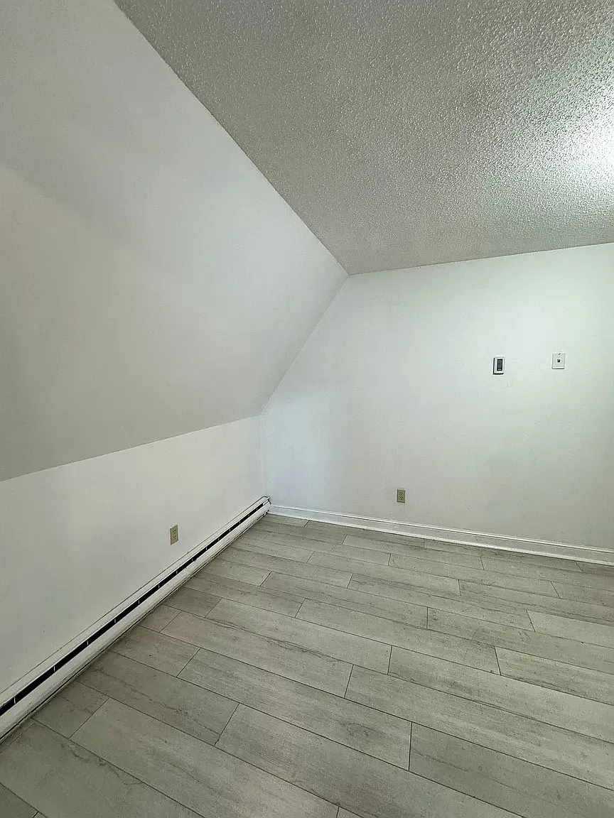 1 bed, 820 sqft, $1,900 — Photo 2