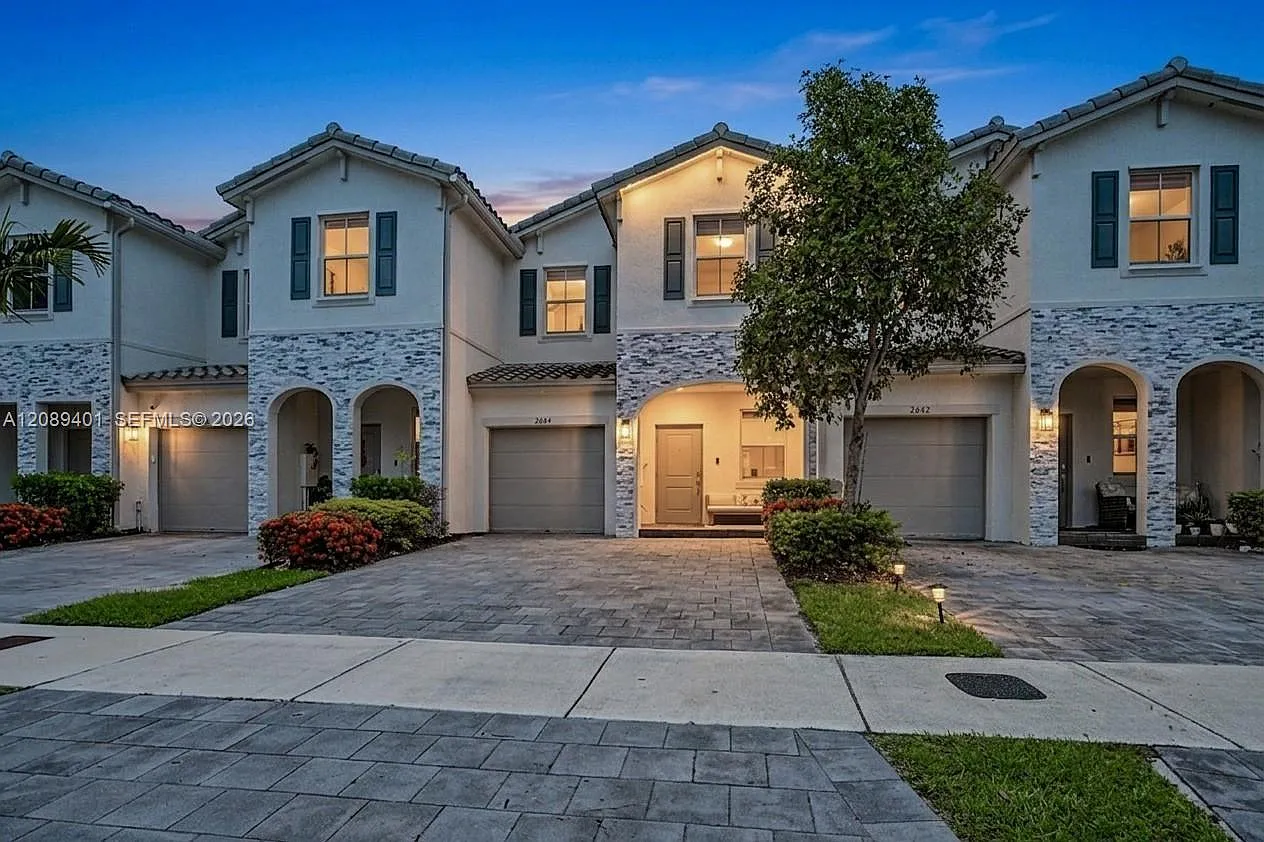 Keys Gate Residential — Photo 1