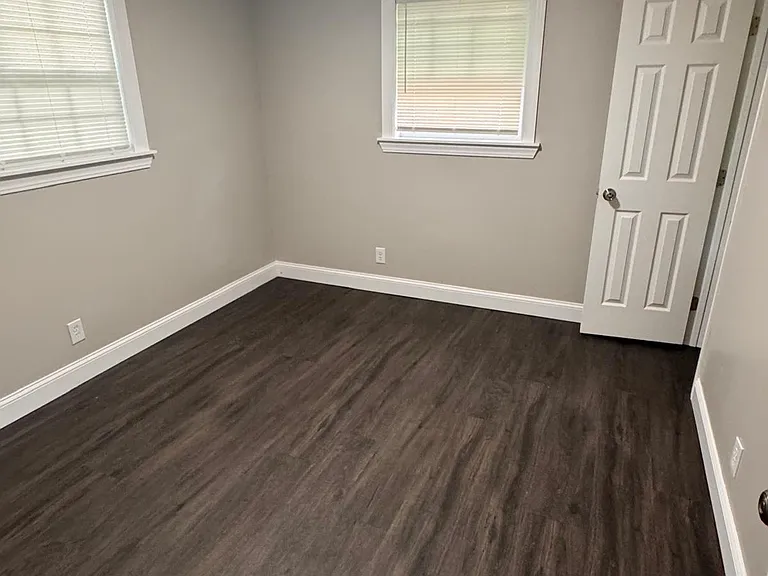 77 Charlotte Dr — Photo 4