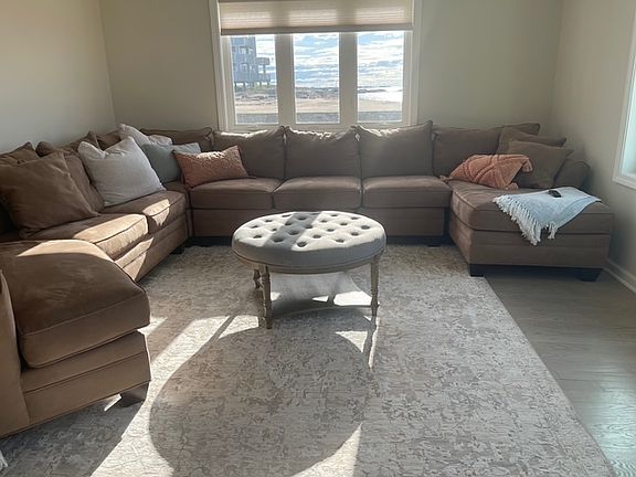 5th image of 23 Jamaica Ct